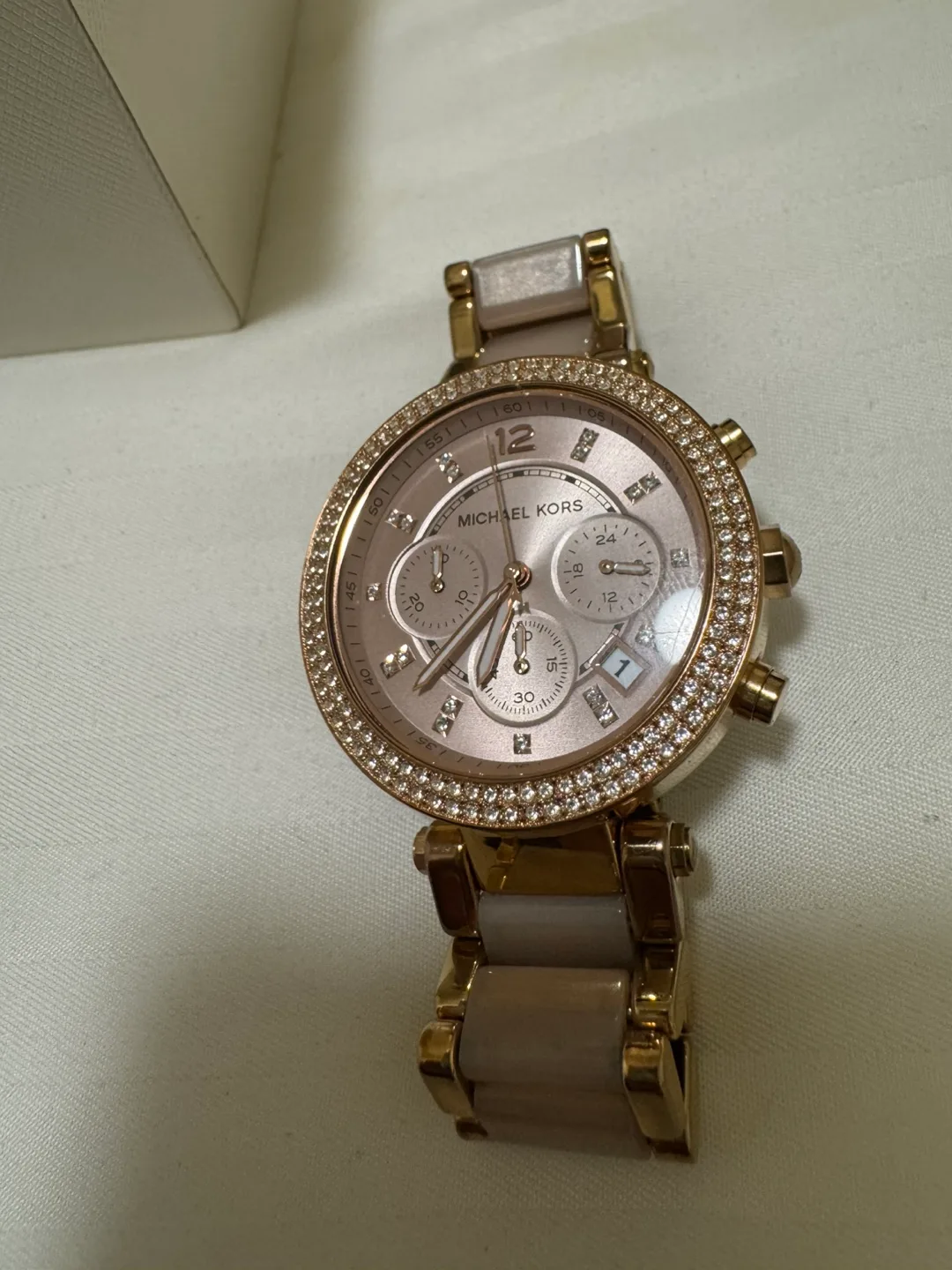 Michael Kors Women's Rose Gold Watch image indicator(3)