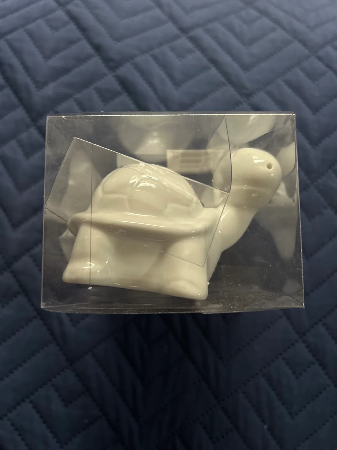 Adorable Turtle Salt and Pepper Shakers image indicator(3)