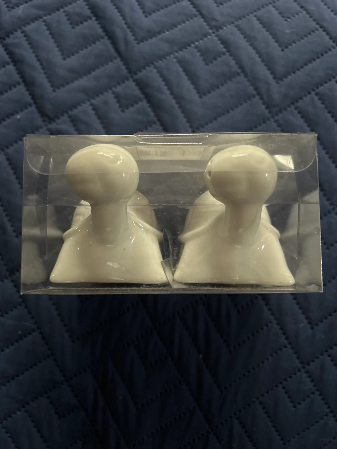 Adorable Turtle Salt and Pepper Shakers thumbnail