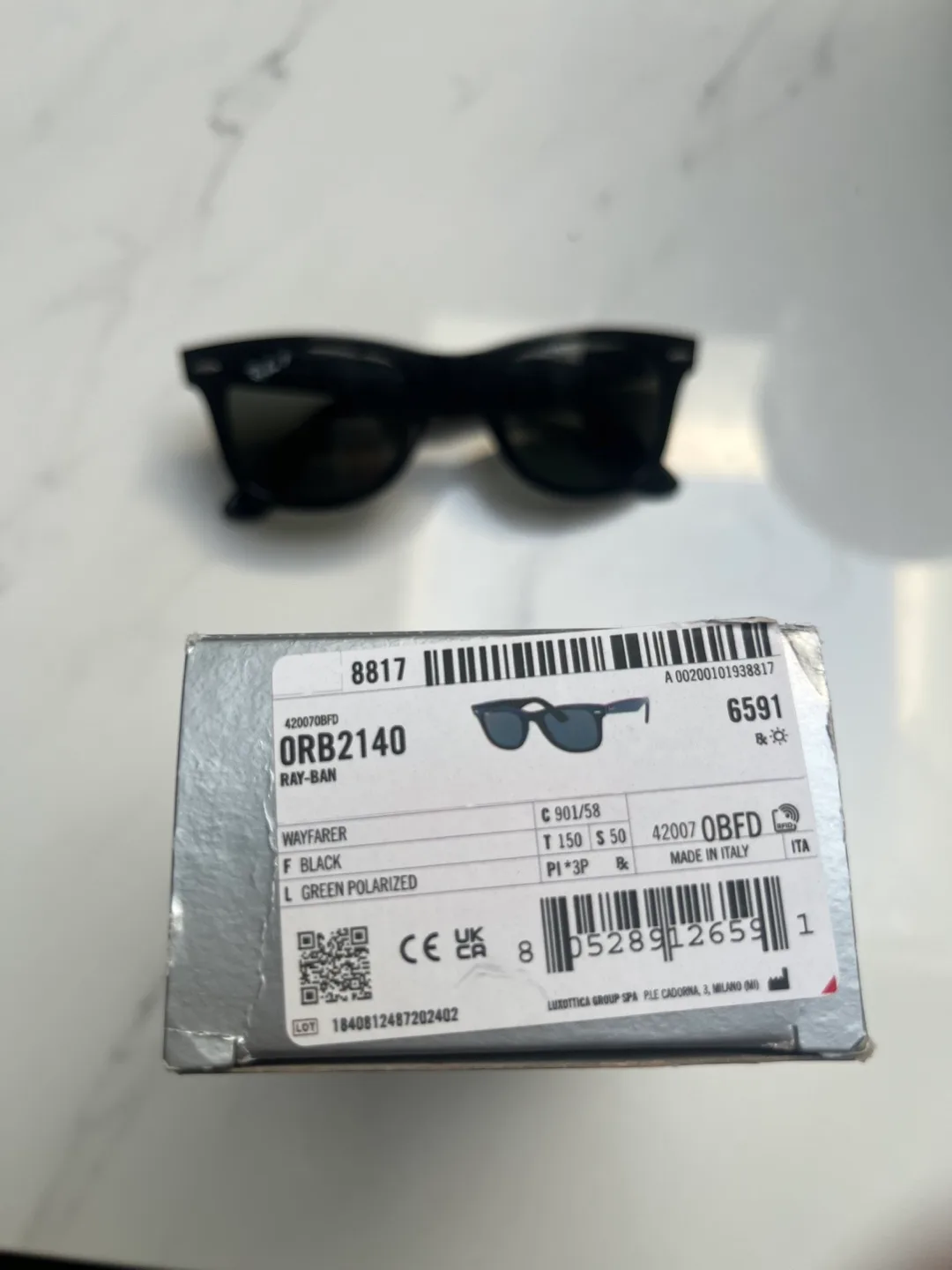 Ray-Ban Wayfarer Sunglasses image indicator(3)