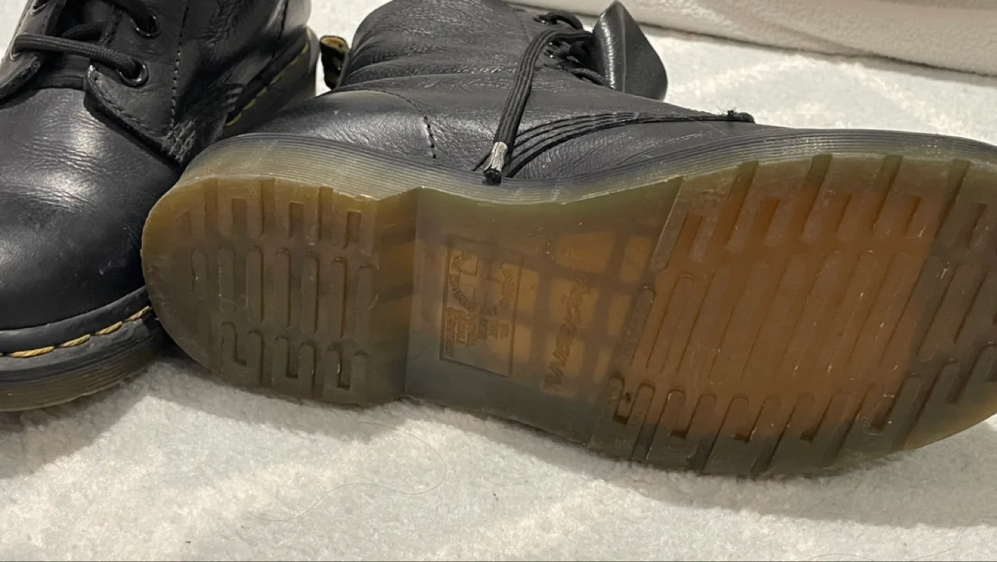 Dr. Martens Women's Black Leather Boots - Size 6 image indicator(5)