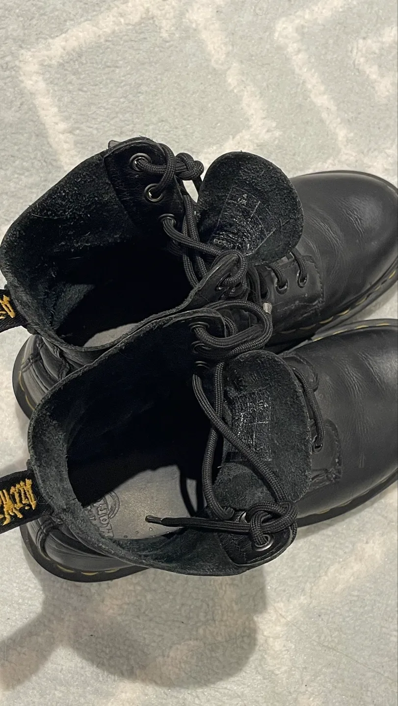 Dr. Martens Women's Black Leather Boots - Size 6 image indicator(3)