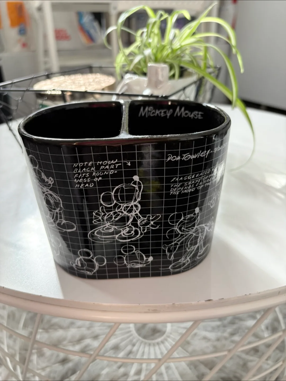 Mickey Mouse Sketch Design Ceramic Organizer image indicator(3)