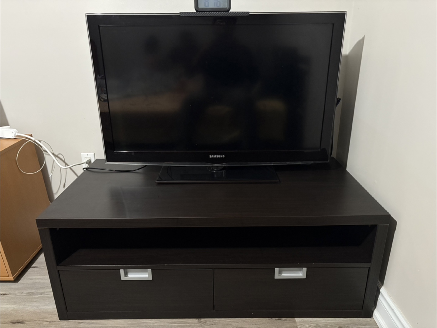 Samsung 40 inch TV with Stand