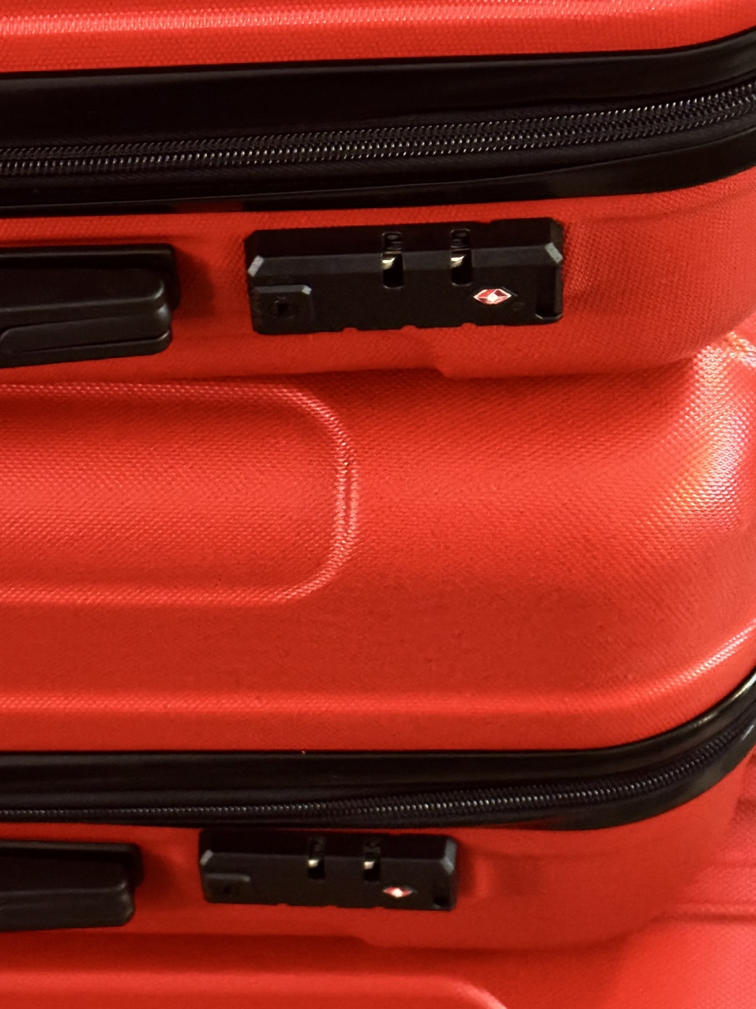 3-Piece Suitcase Set - Red Spinner Luggage TSA COMBO LOCKS - photo 3