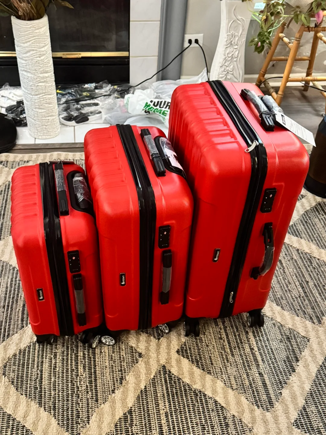 3-Piece Suitcase Set - Red Spinner Luggage TSA COMBO LOCKS thumbnail