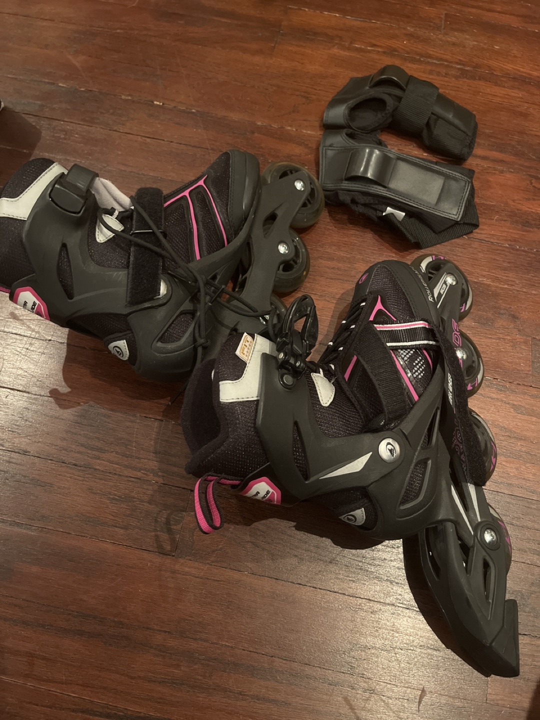 Zeta Blade ZW Inline Skates with Protective Gear💚