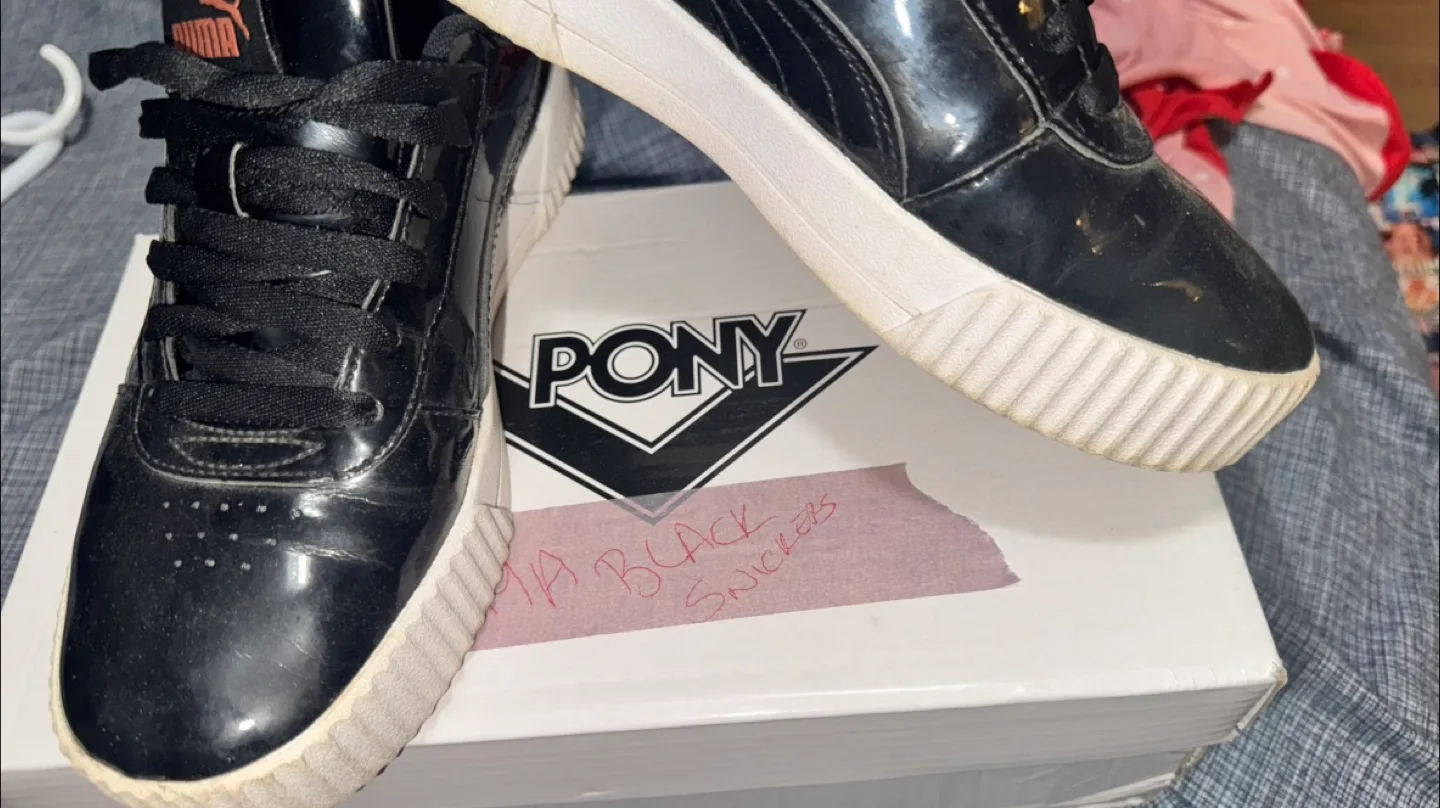 PUMA Black Patent Leather Sneakers - Women's Size 7 image indicator(2)