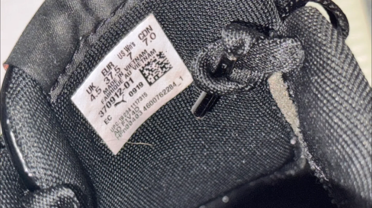 PUMA Black Patent Leather Sneakers - Women's Size 7 image indicator(3)