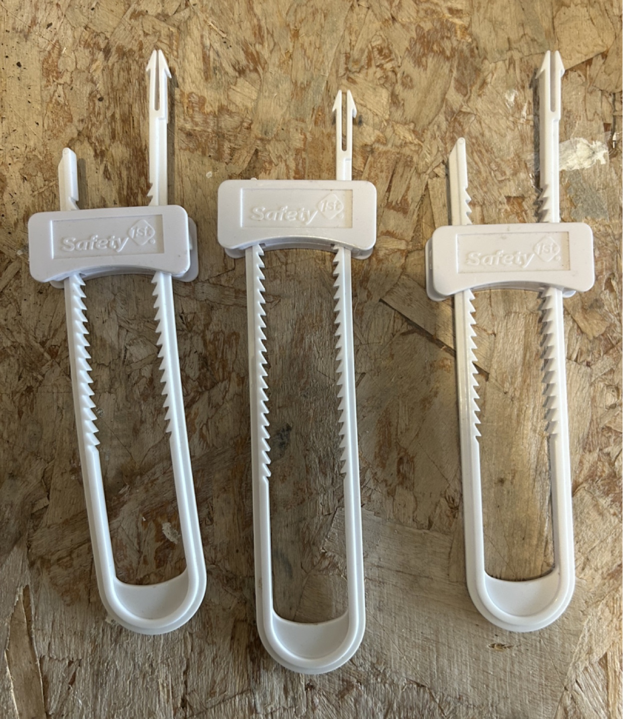 Babies R Us Safety 1st Cabinet & Drawer Latches (12 Pack) - photo 5