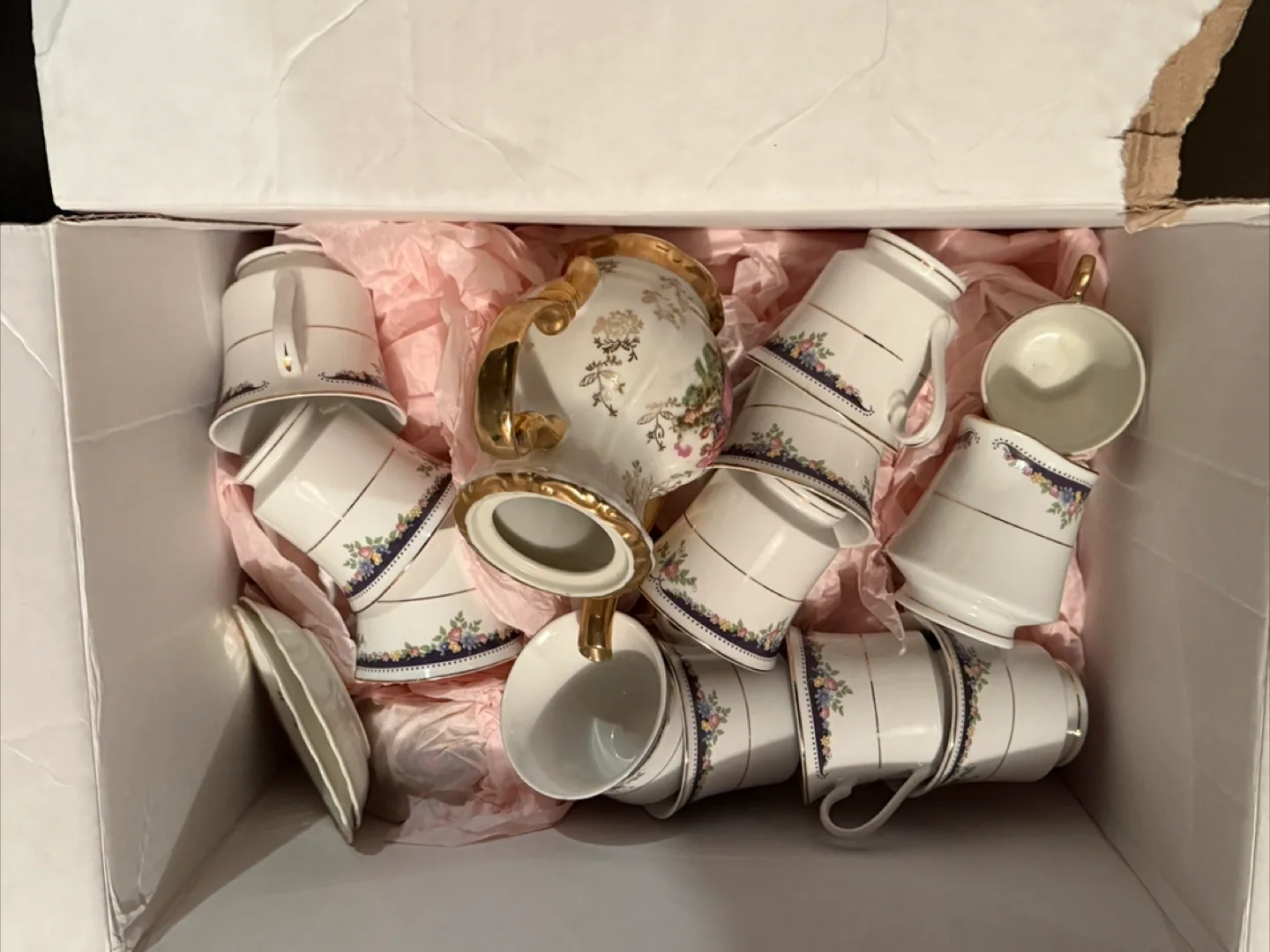 Vintage Tea Set - 12 Piece Coffee/Tea Cups and Pot thumbnail
