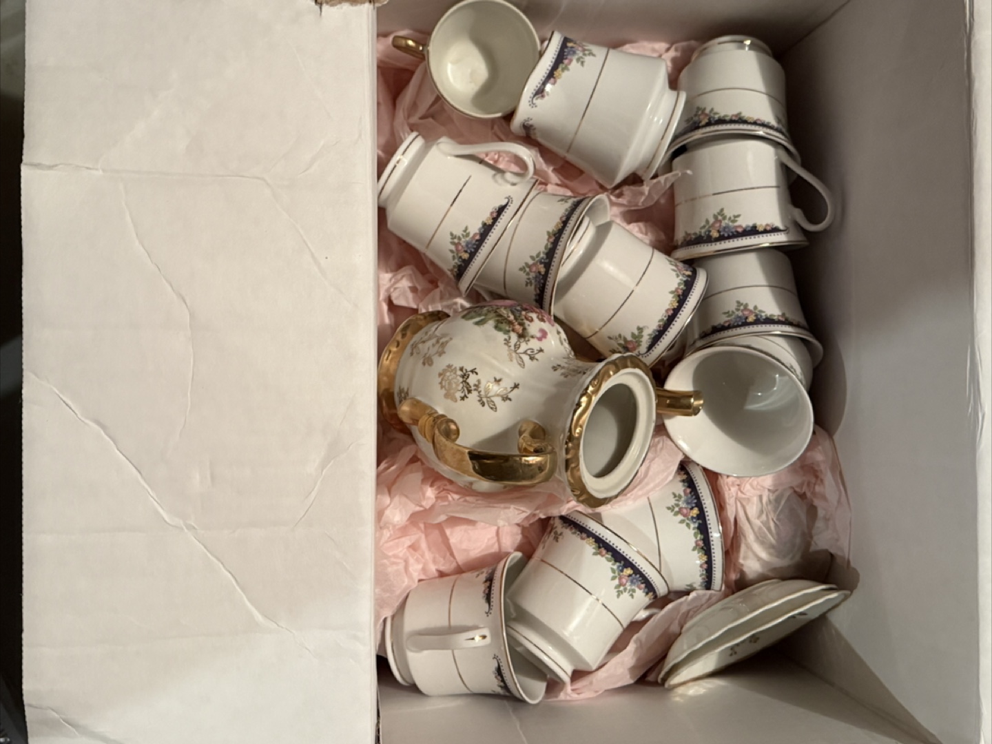 Vintage Tea Set - 12 Piece Coffee/Tea Cups and Pot - photo 2