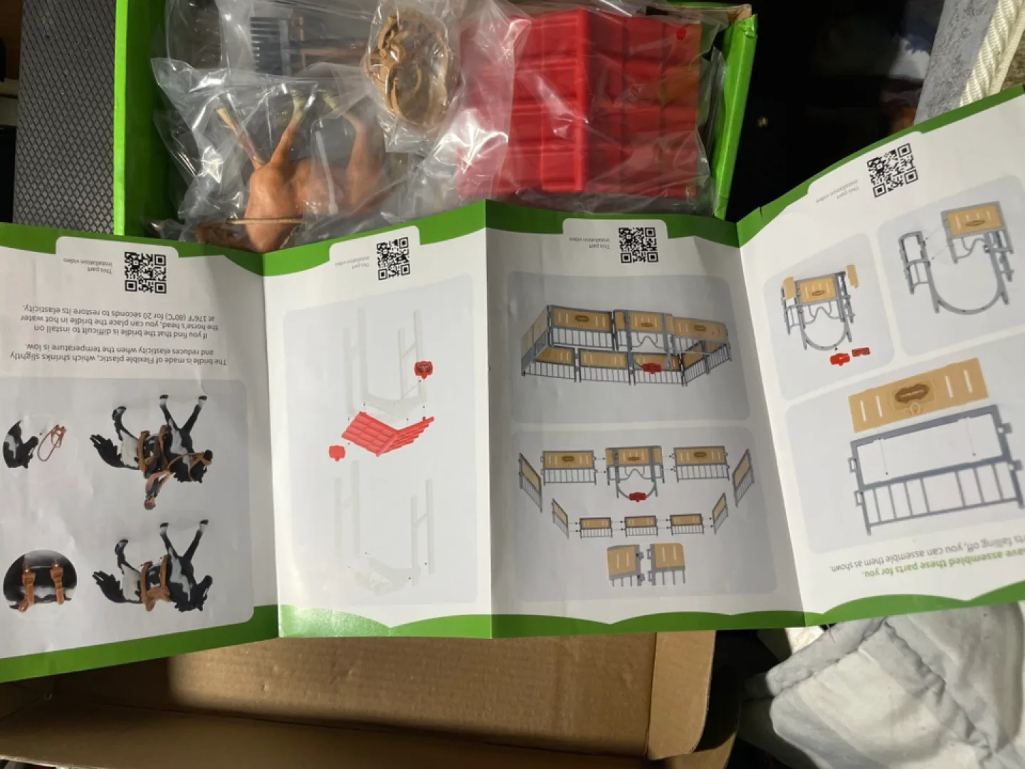 DuDuMo Horse Playset with 3 Horses and Stable image indicator(7)