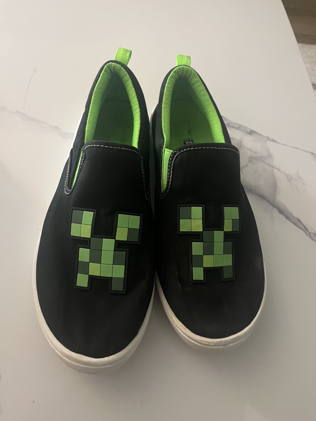 Minecraft Creeper Slip-On Shoes size 7 youth