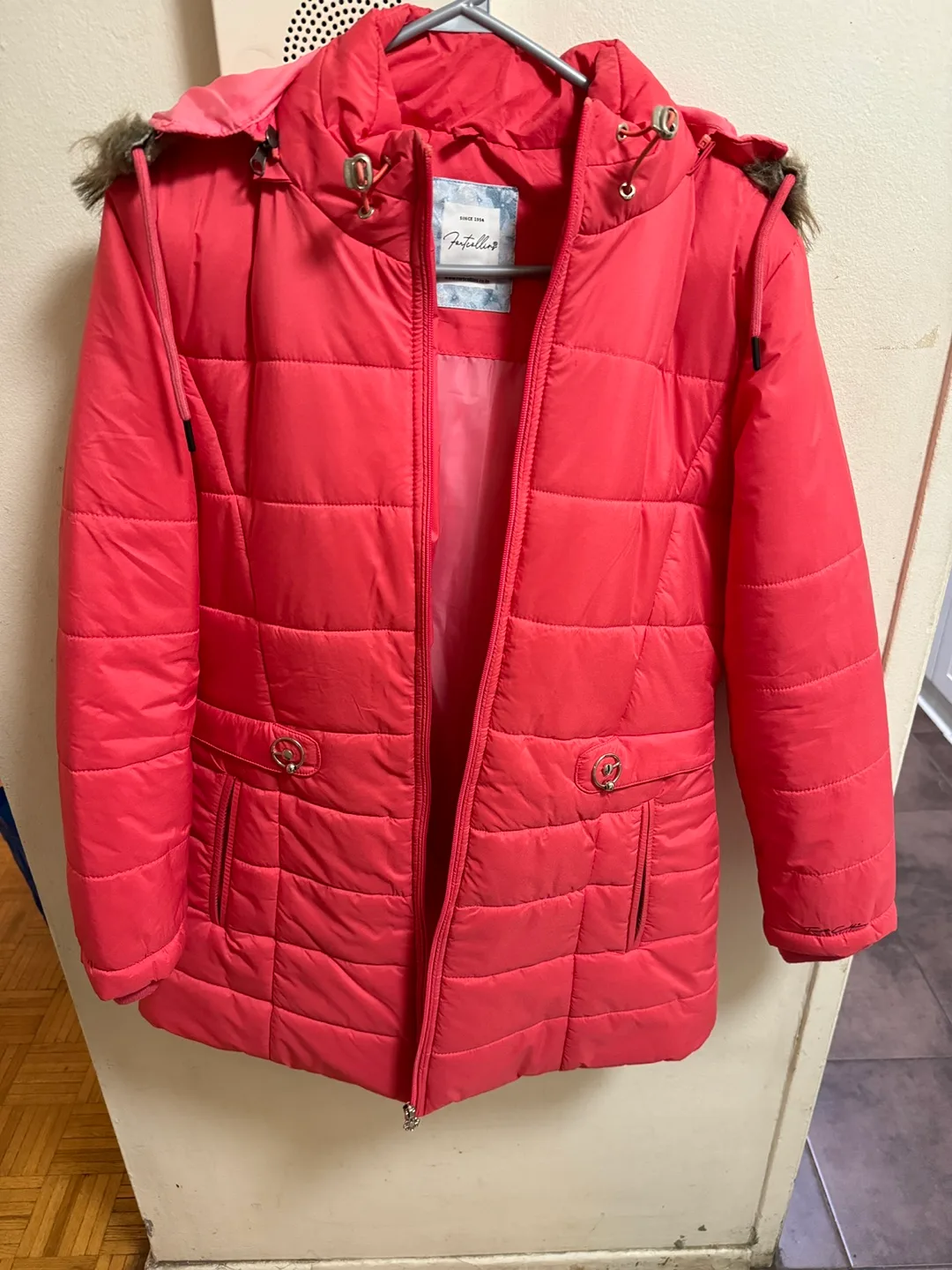 Free ‼️Pink puffer coat with hood S/M thumbnail