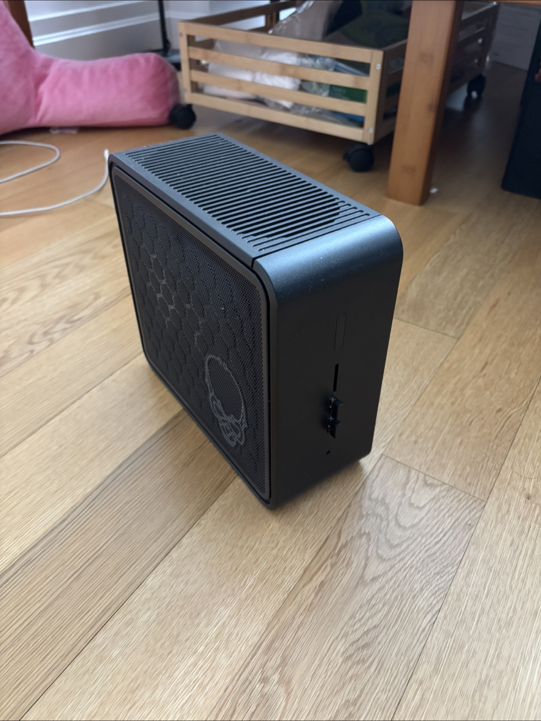 Small Gaming PC (Intel NUC 9 Extreme)