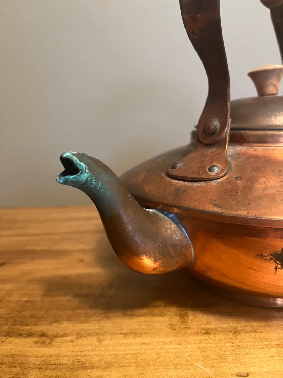 Vintage 1930s Copper Ornate Tea Kettle c/w Wooden Handle image indicator(2)