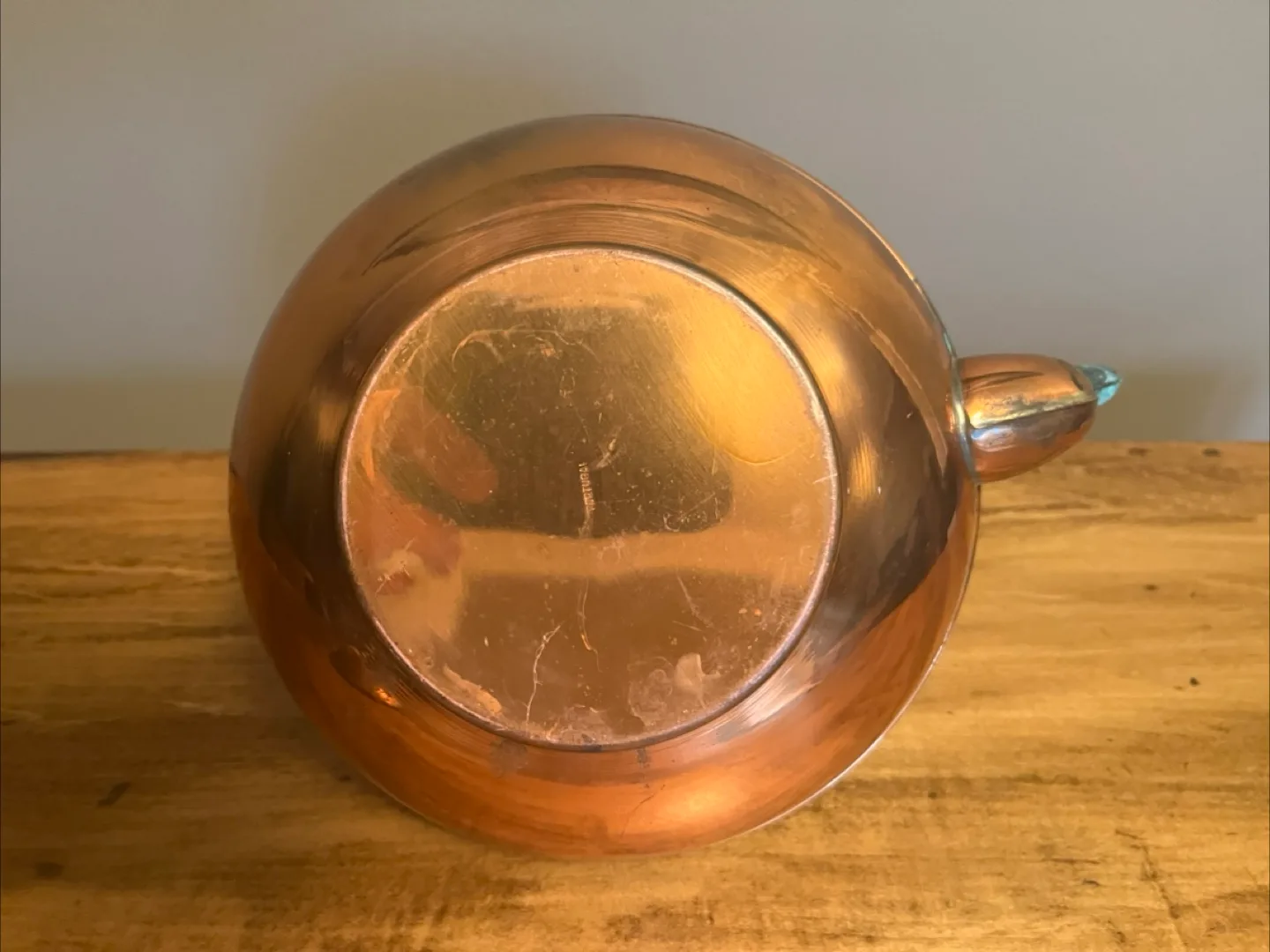 Vintage 1930s Copper Ornate Tea Kettle c/w Wooden Handle image indicator(5)