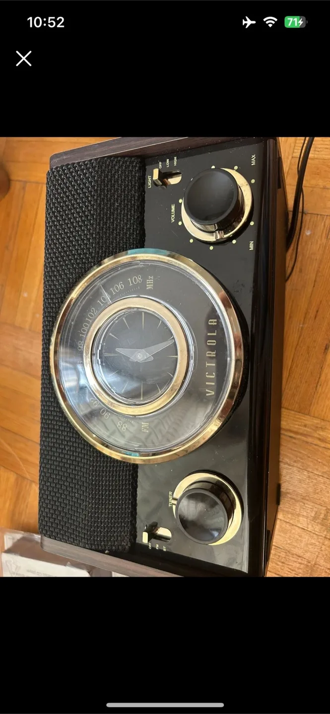 Victrola Vintage-Style Bluetooth Radio thumbnail