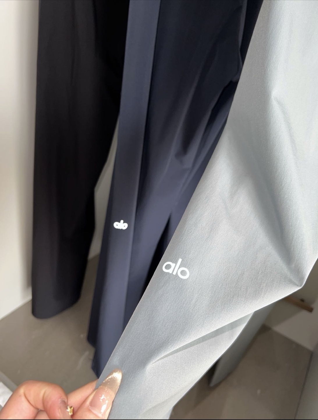 Alo Yoga Suit Up Trouser (Long) - Three colours - Size Small - photo 3