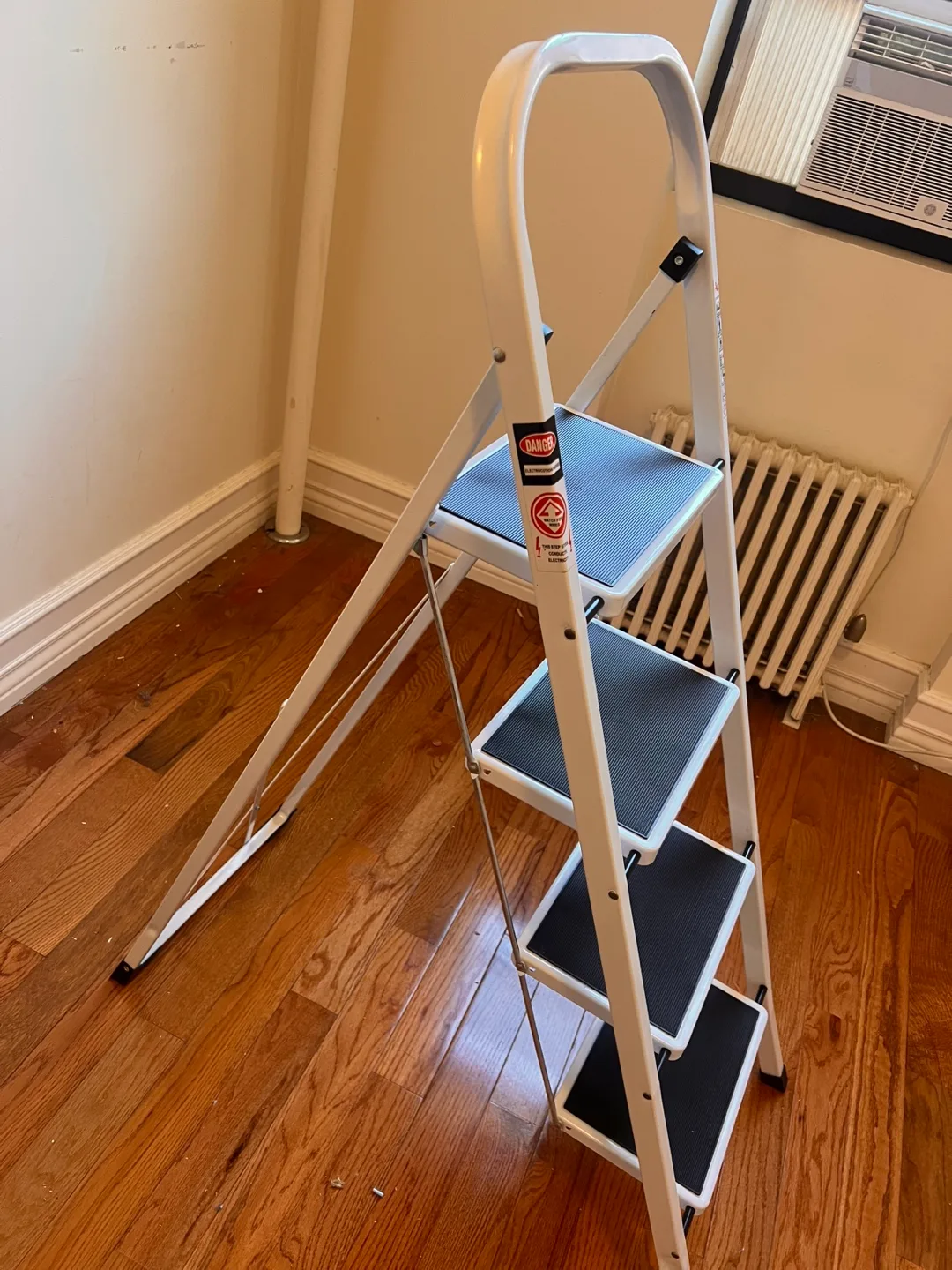White Metal 4-Step Folding Step Ladder thumbnail