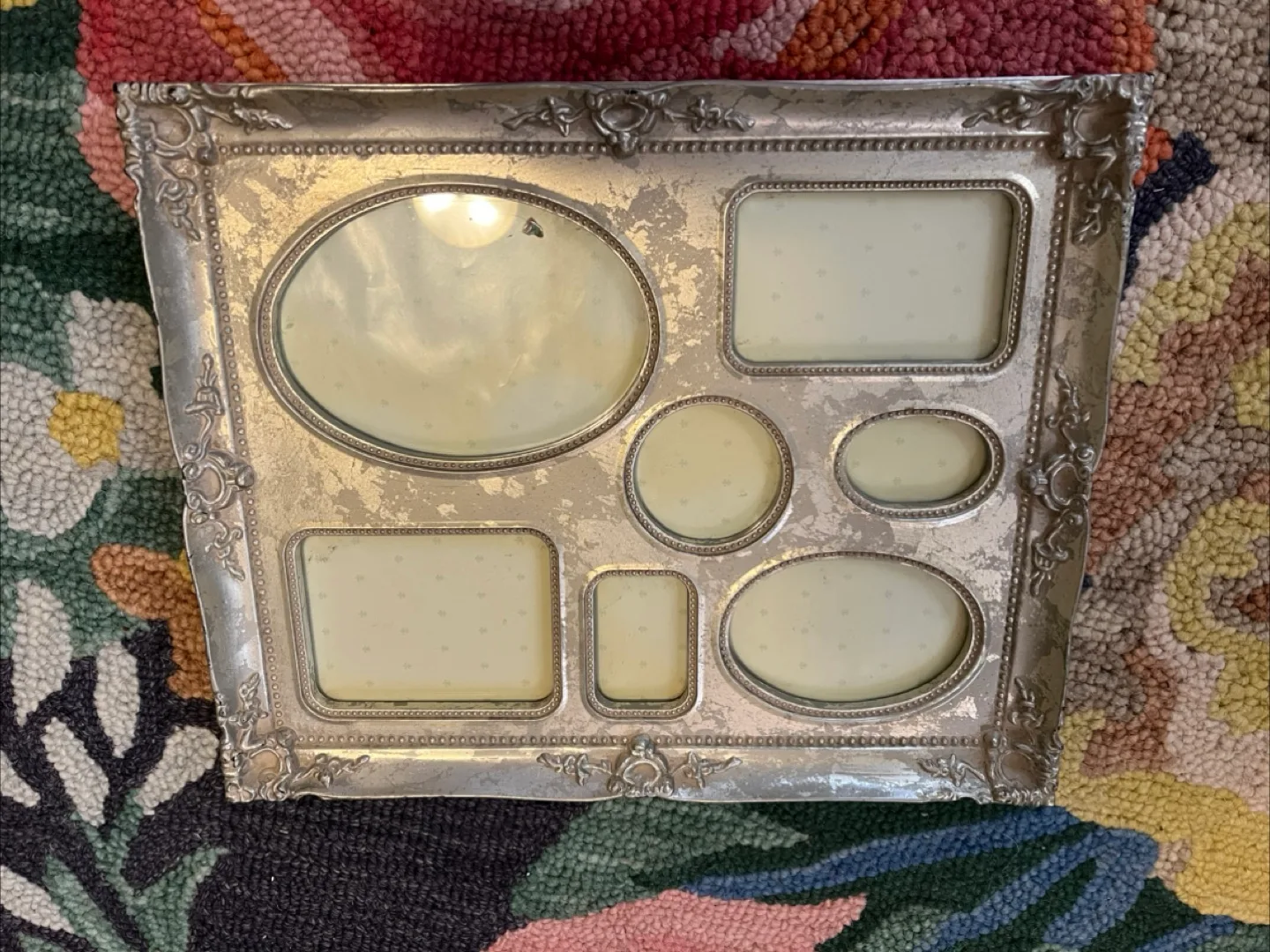 Silver Multi-Photo Vintage Frame image indicator(3)