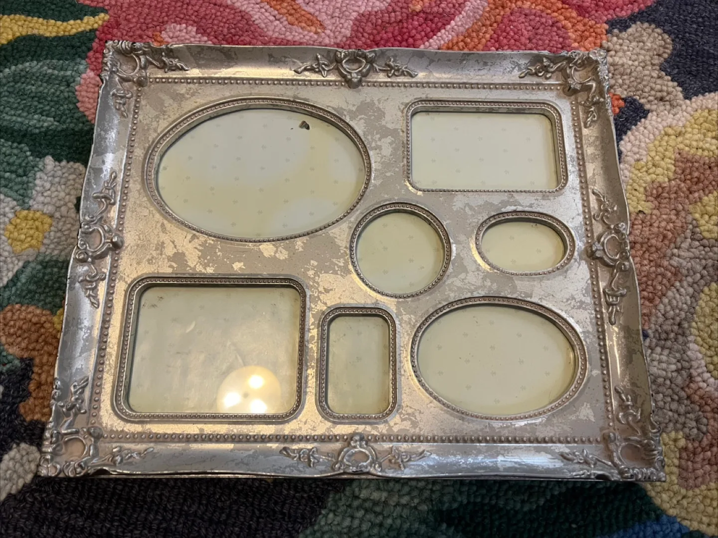 Silver Multi-Photo Vintage Frame image indicator(4)