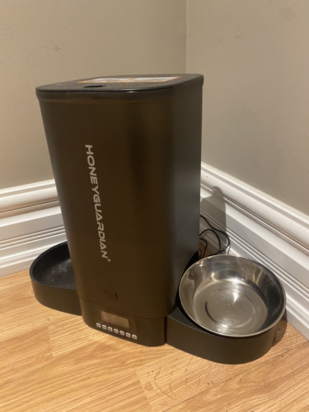 Automatic pet feeder - photo 2