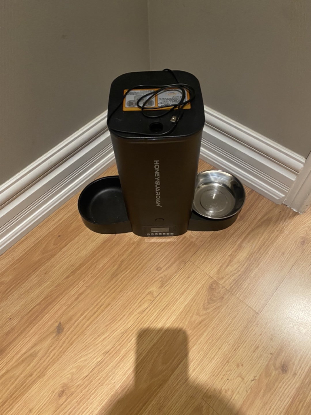 Automatic pet feeder - photo 3