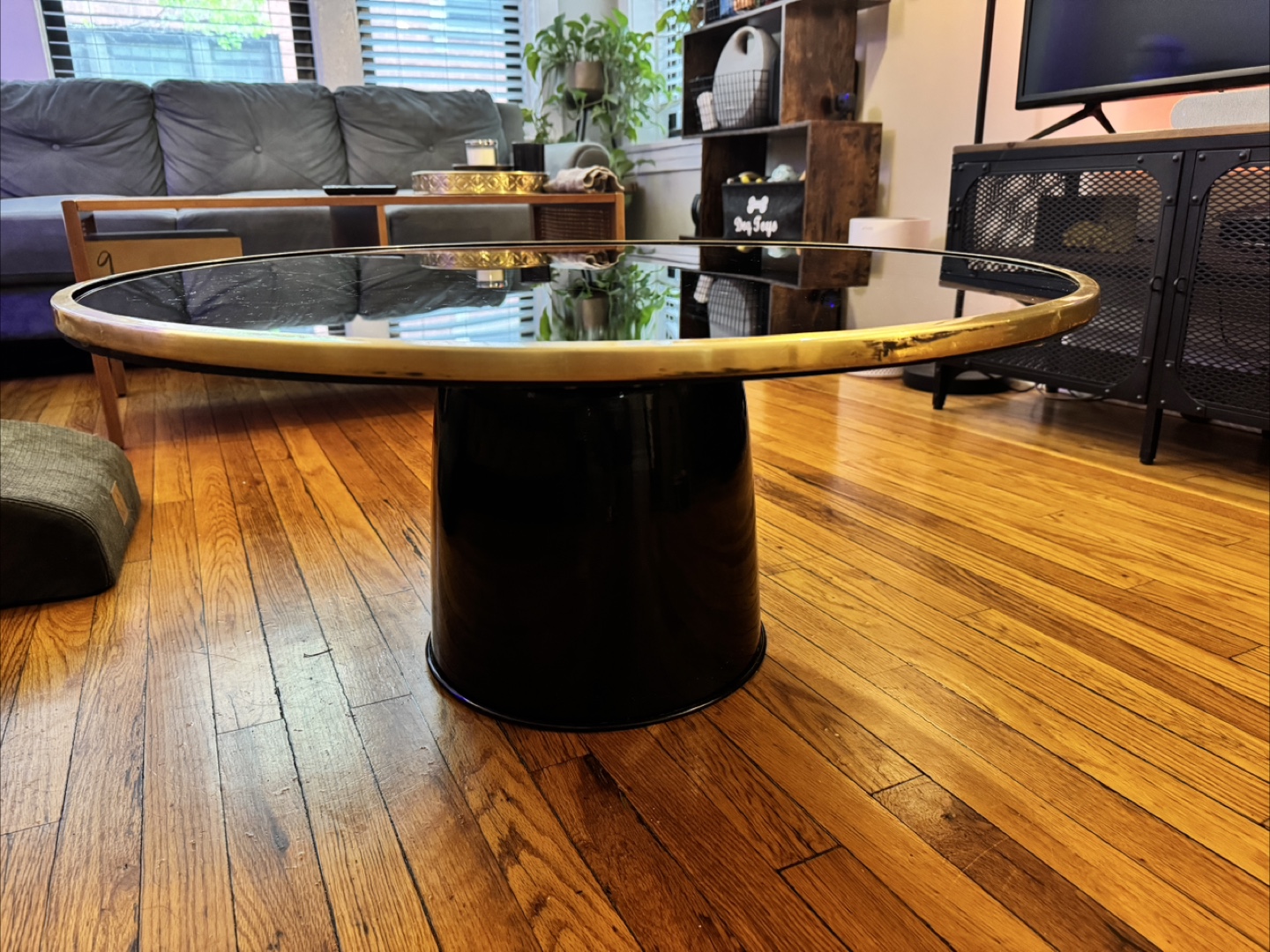 Round Black Glass Coffee Table with Gold Rim - photo 3