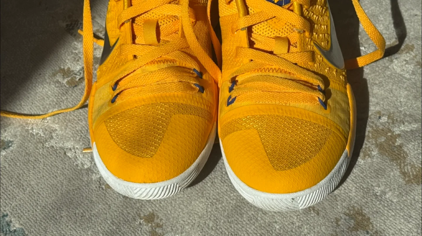 Nike Kid's Kyrie 3 GS image indicator(5)