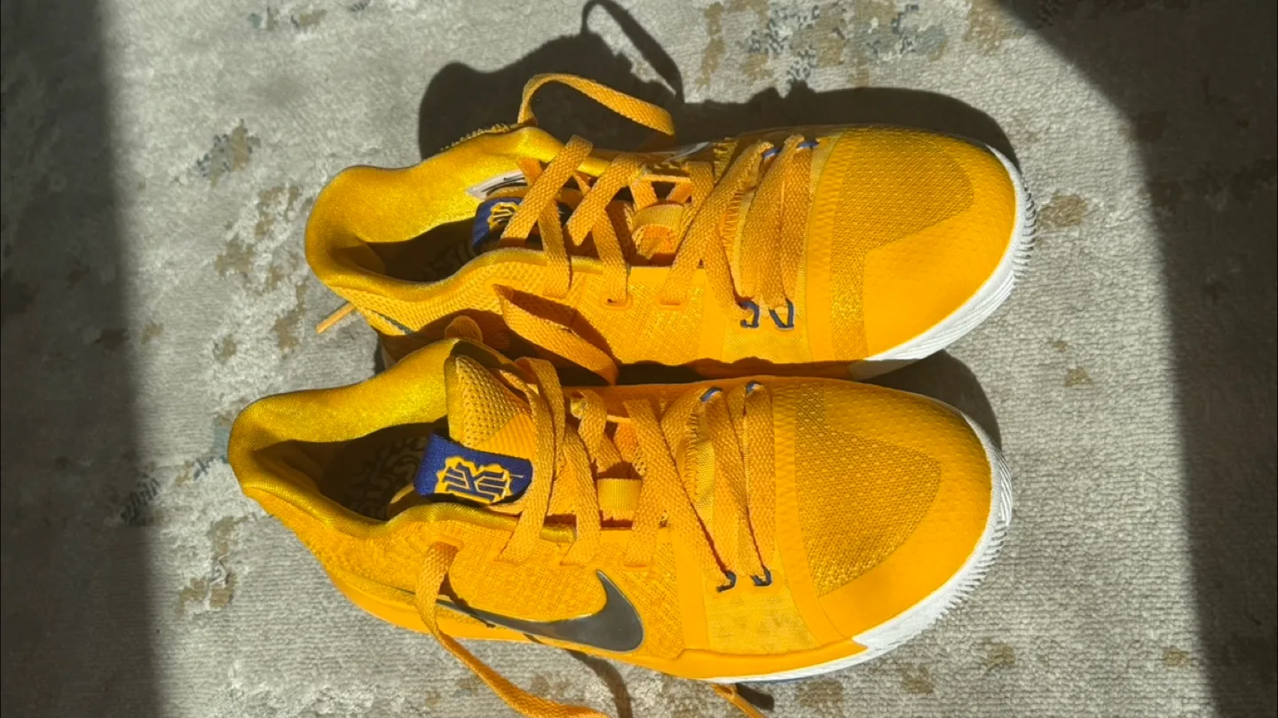 Nike Kid's Kyrie 3 GS image indicator(6)