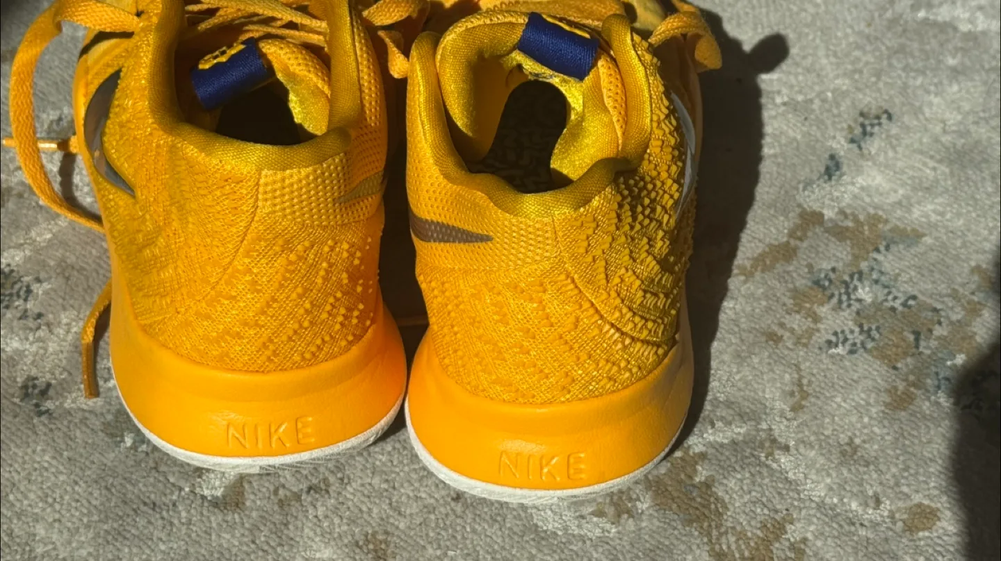 Nike Kid's Kyrie 3 GS image indicator(4)