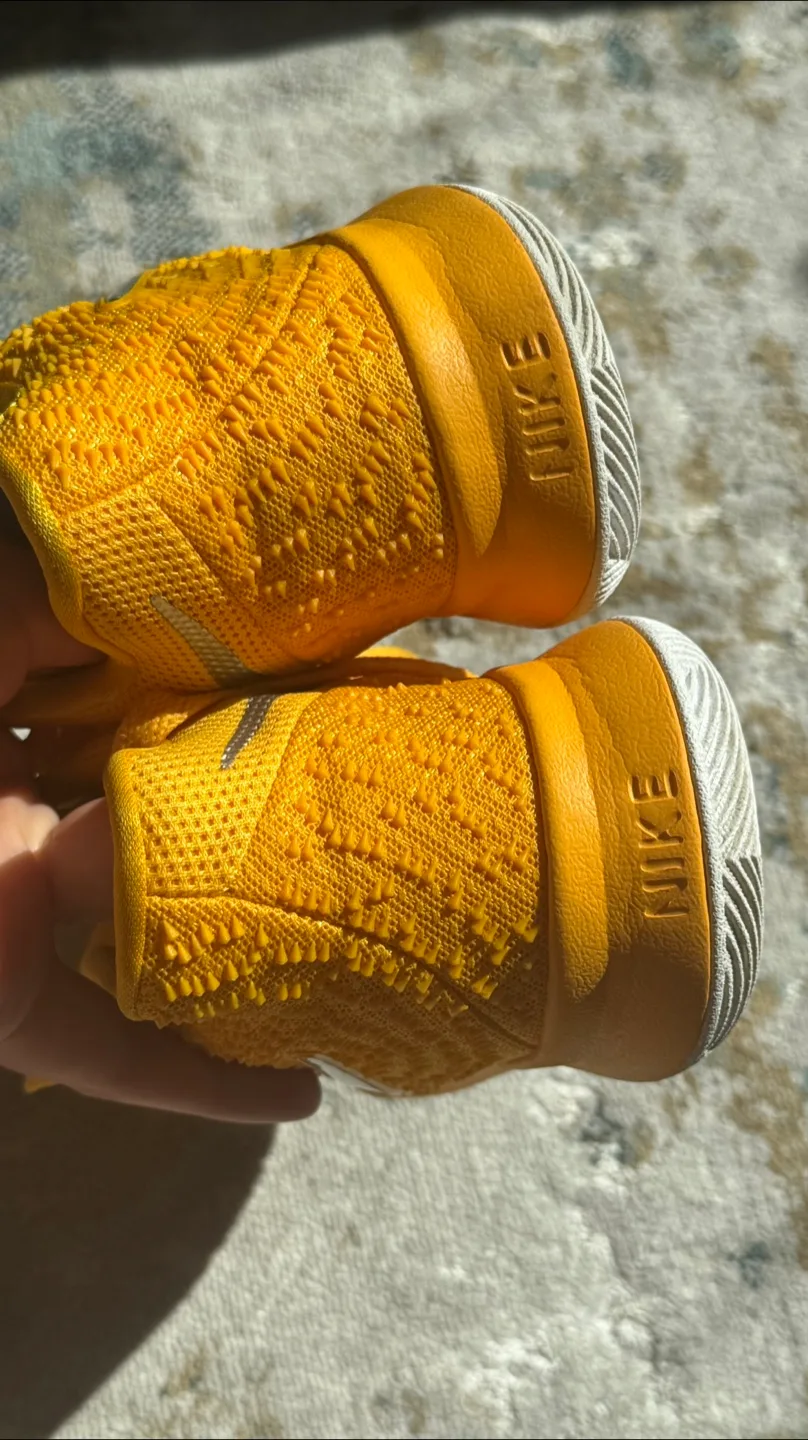 Nike Kid's Kyrie 3 GS image indicator(8)