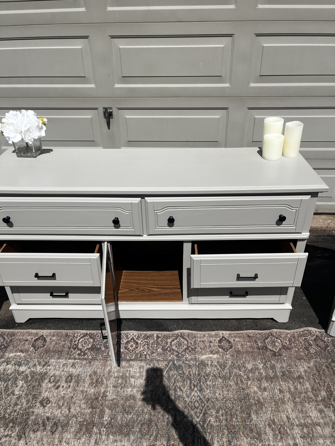Beautiful Three Piece Bedroom Set - photo 4