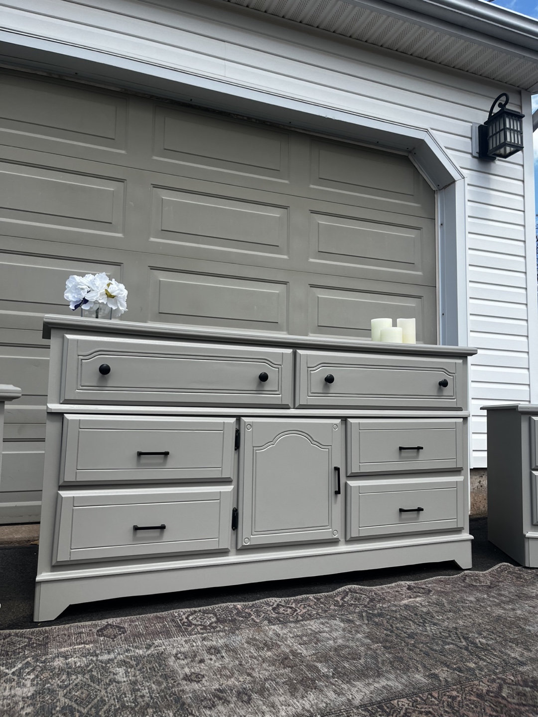 Beautiful Three Piece Bedroom Set - photo 5