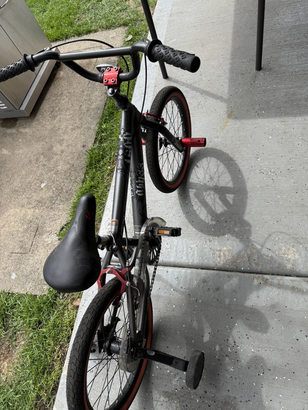 Huffy 16" Kids' Bike with Training Wheels - photo 2