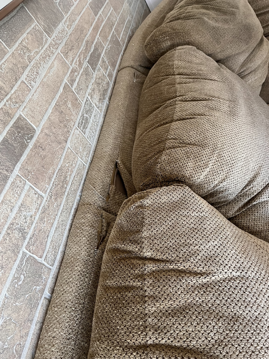 Large La-Z-Boy beige sectional sofa - photo 4