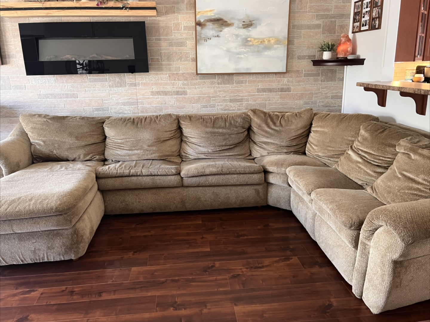 Large La-Z-Boy beige sectional sofa - photo 2