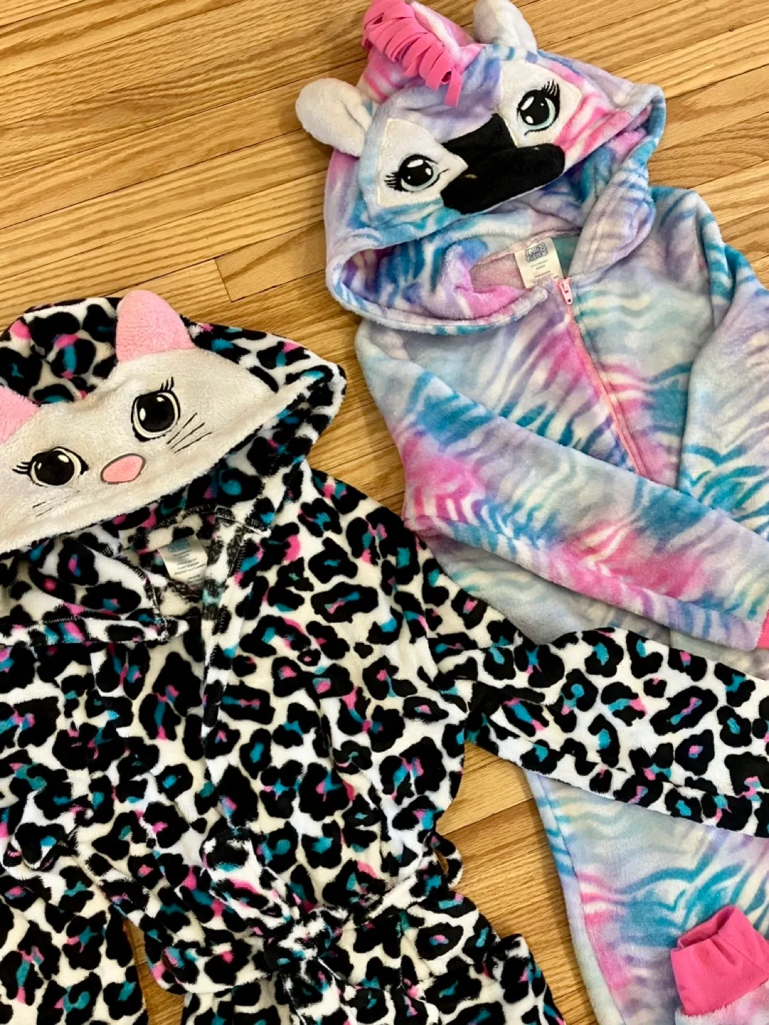 Girls' Size L/G (10/12) Cat & M (7/8) Zebra Fleece Onsie & Robe image indicator(6)