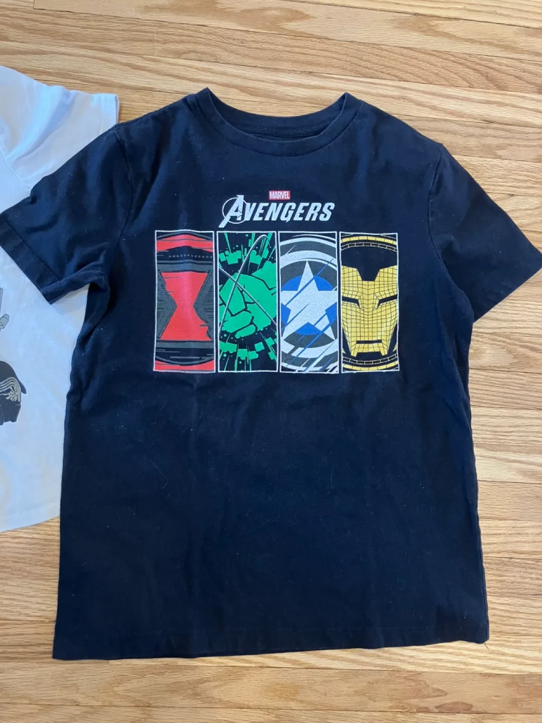2 Kids' Graphic T-Shirts - Star Wars & Avengers image indicator(5)