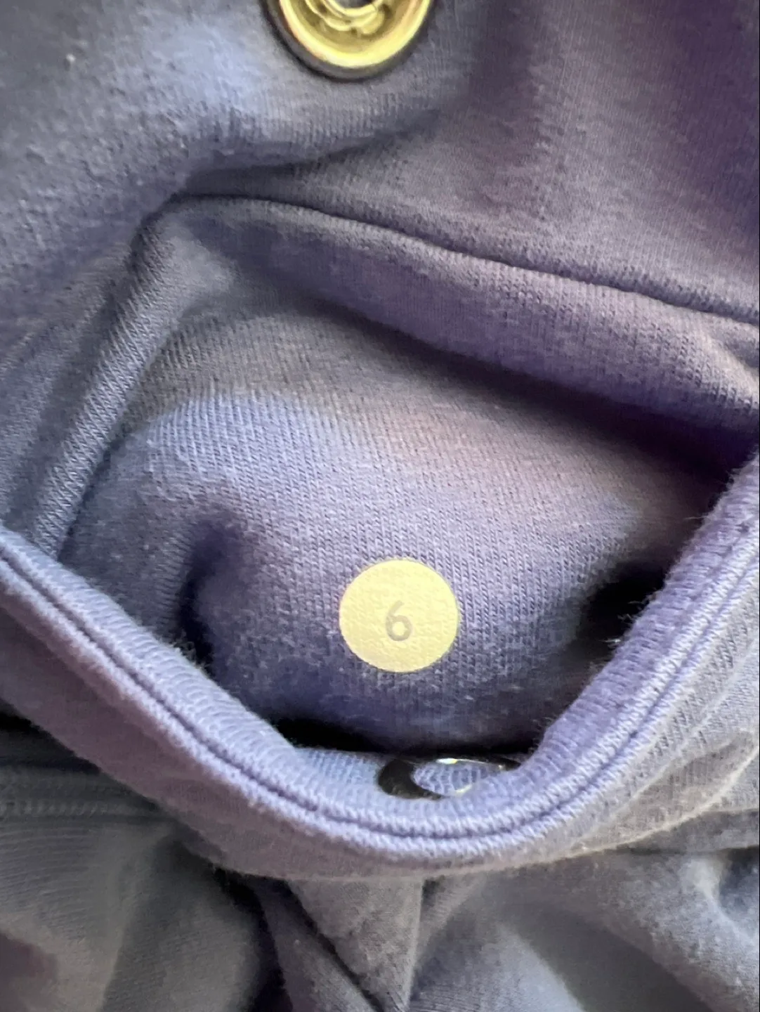 **RARE** Vintage Lululemon Purple Size 6 Capri image indicator(5)