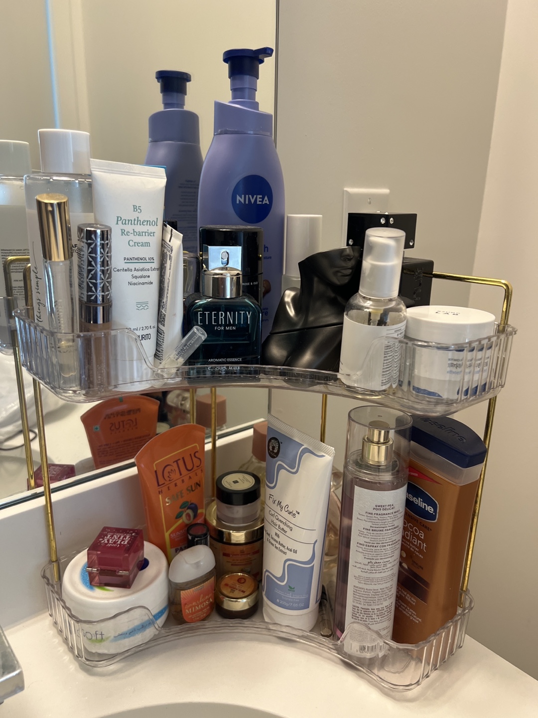 Corner Makeup/Bathroom Organizer