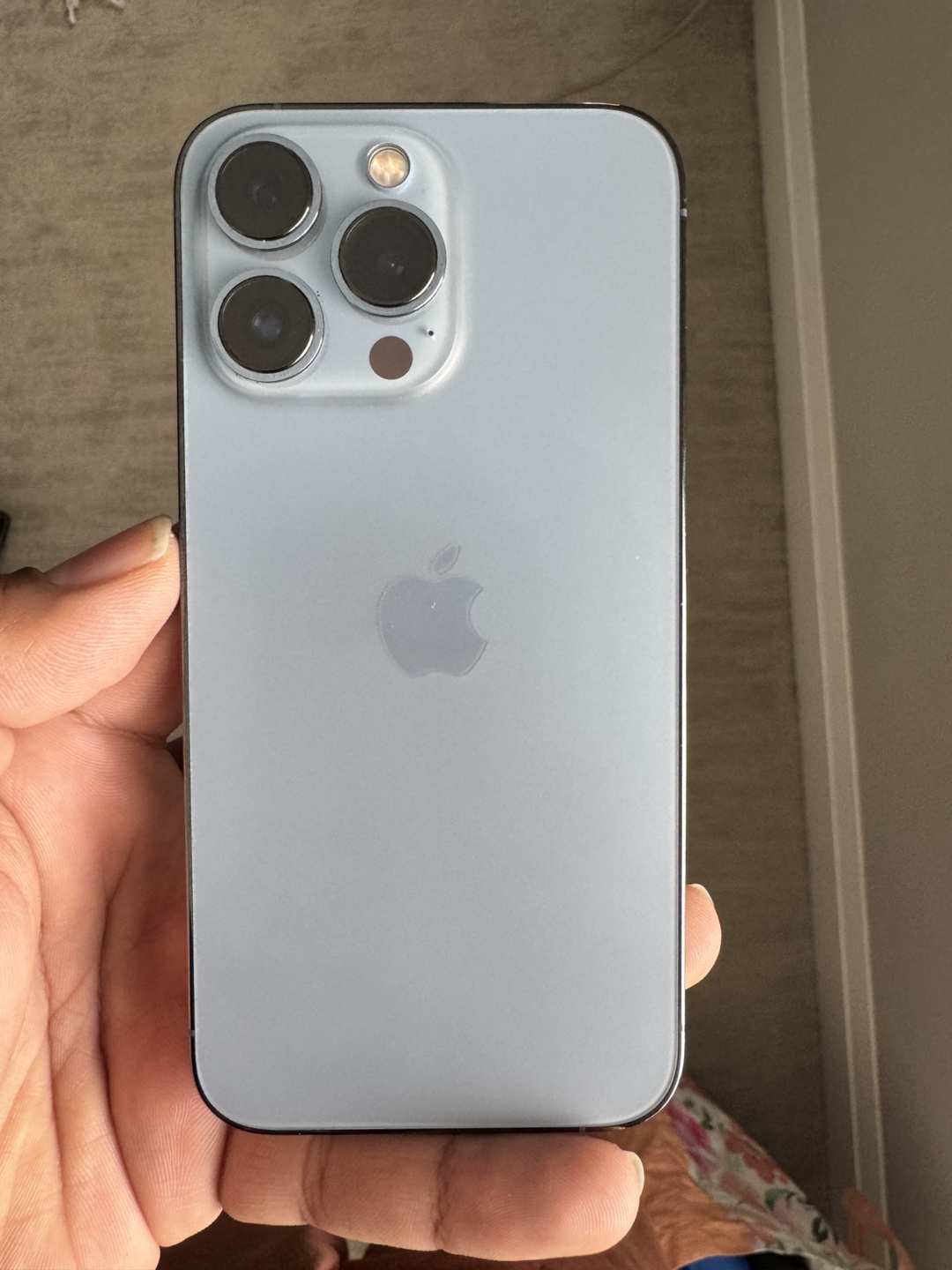 iPhone 13 Pro Max - Sierra Blue - Excellent Condition - photo 2