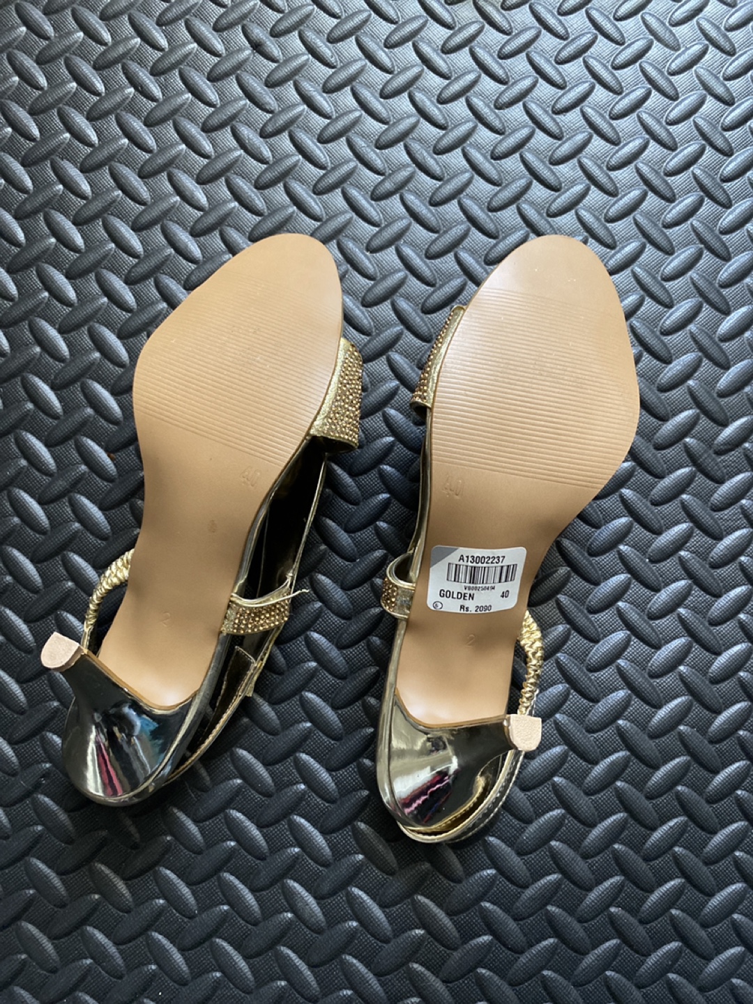 Gold embellished women's heels, size 40 - photo 4