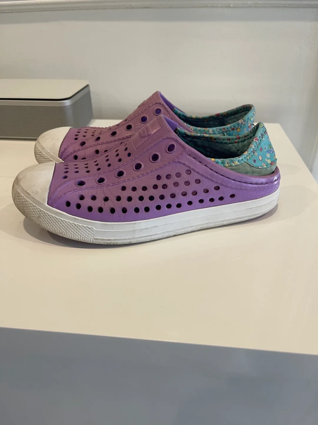 Girls Skechers Guzman foamies  -size 1 thumbnail