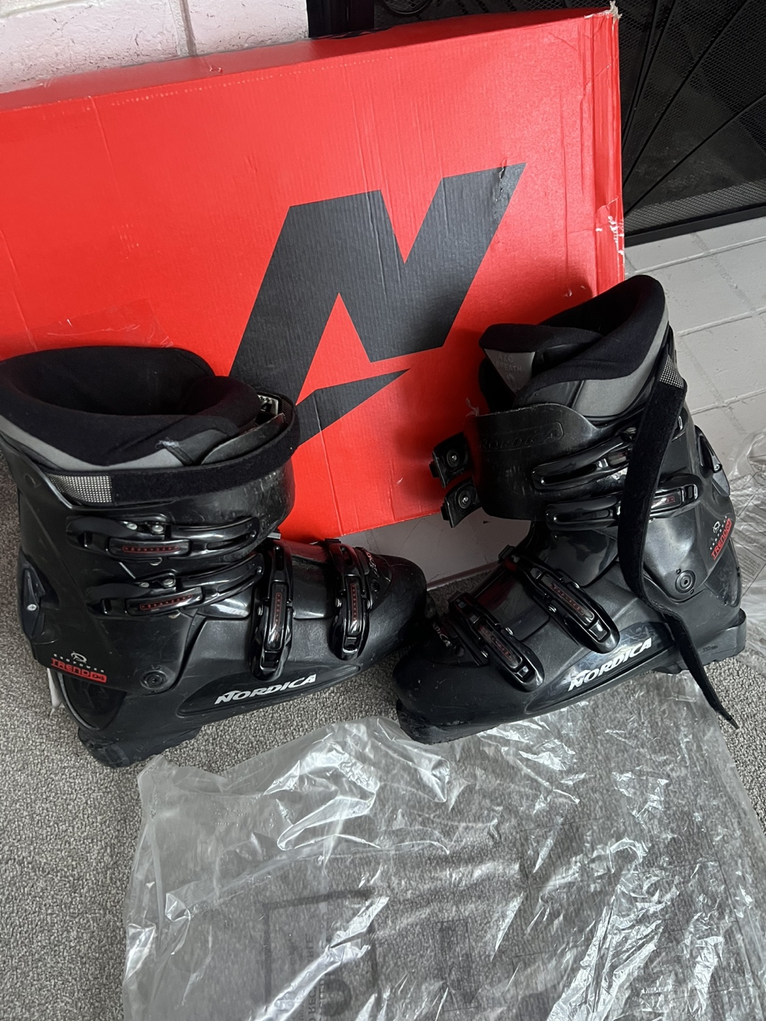 Nordica Exopower 9 Mens Womens 11 Ski Boots, 330 MM - photo 2