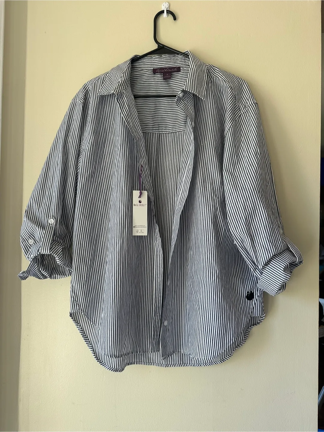Gloria Vanderbilt Be Glorious! Women's Button-Down Shirt, Size M thumbnail