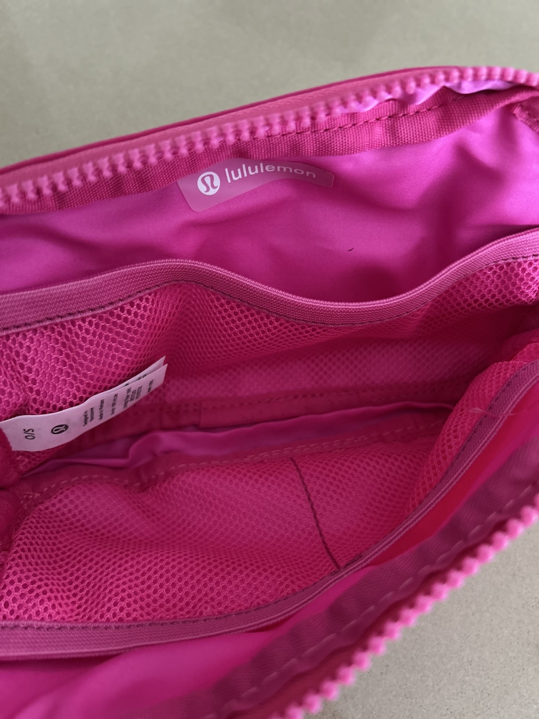 Lululemon Pink Pouch - photo 4