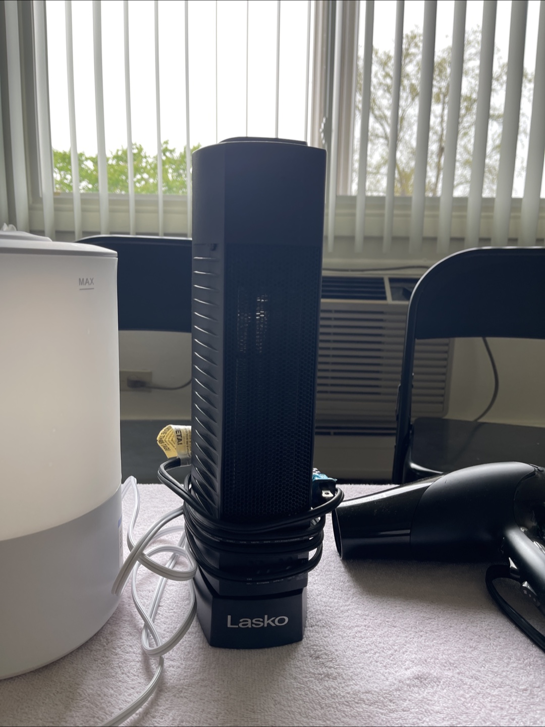 Humidifier, Heater, Hair Dryer, chairs - photo 3